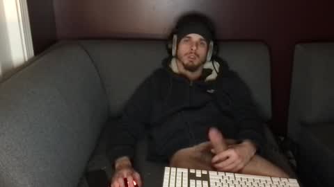 Snapshot of kxng222 chatting on December 14, 5:35 am kxng222 online show from December 14, 5:35 am