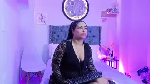 Snapshot of kyana_cream chatting on July 25, 11:52 am kyana_cream online show from July 25, 11:52 am