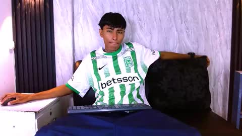 Snapshot of kyle_dimons chatting on February 25, 10:58 am Kyle Dimons online show from February 25, 10:58 am