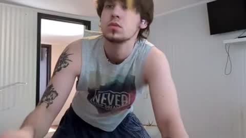 Snapshot of kyle_hunterr chatting on February 26, 6:01 am Kyle online show from February 26, 6:01 am