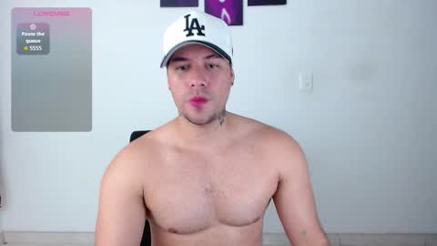 Snapshot of kyle_wilson_ chatting on December 21, 10:17 pm Kyle Wilson Follow me online show from December 21, 10:17 pm