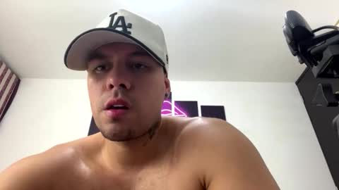 Snapshot of kyle_wilson_ chatting on January 11, 9:25 am Kyle Wilson Follow me online show from January 11, 9:25 am