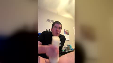 Snapshot of kylevogt2024 chatting on March 21, 2:05 am kylevogt2024 online show from March 21, 2:05 am