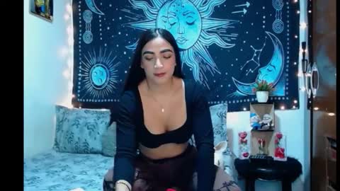 Snapshot of kylie_capricorn chatting on April 22, 9:16 pm kylie online show from April 22, 9:16 pm