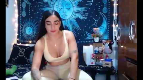 kylie online show from July 1, 11:15 pm