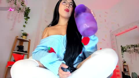 Snapshot of kylie_evans_18 chatting on December 4, 7:39 am Kylie online show from December 4, 7:39 am