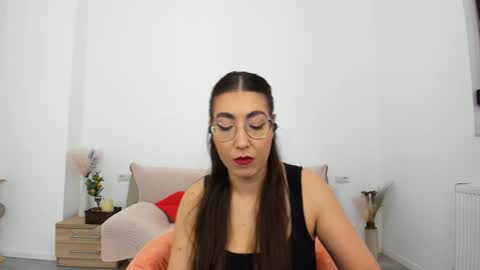 Kylie online show from September 24, 6:22 pm