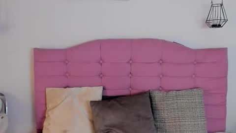 kylie_ls online show from September 18, 2:57 am