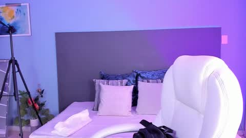 Kylie Reyes  online show from December 7, 5:53 pm