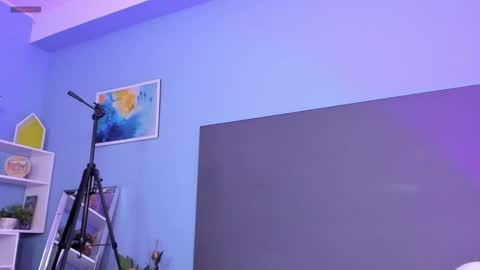 Kylie Reyes  online show from December 7, 9:00 pm