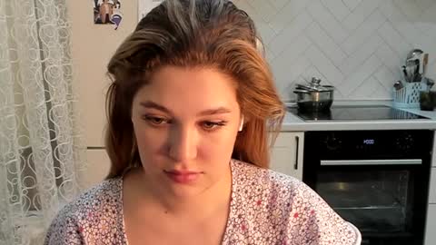 Snapshot of kylieblond chatting on January 25, 9:04 pm Din online show from January 25, 9:04 pm