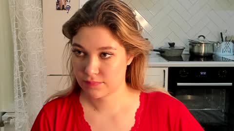 Snapshot of kylieblond chatting on February 2, 11:32 pm Din online show from February 2, 11:32 pm