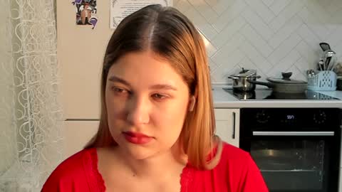 Snapshot of kylieblond chatting on February 4, 2:21 pm Din online show from February 4, 2:21 pm