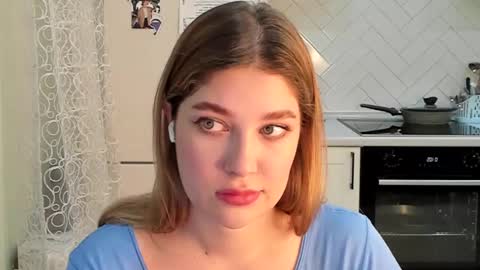 Snapshot of kylieblond chatting on February 12, 10:04 pm Din online show from February 12, 10:04 pm