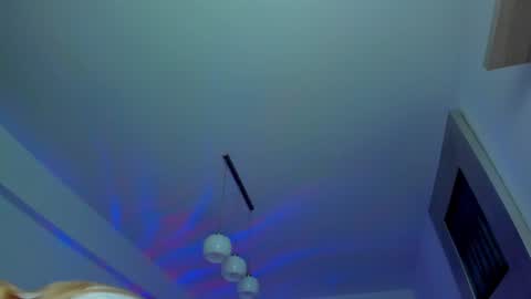 KYLIE online show from January 10, 7:04 am