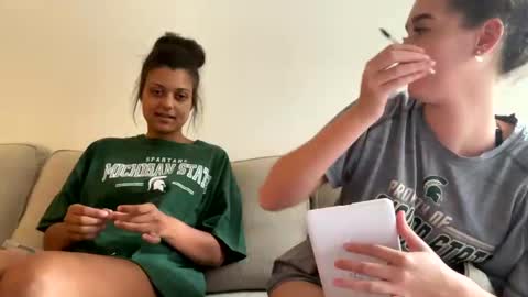 Kylie online show from September 10, 7:03 pm