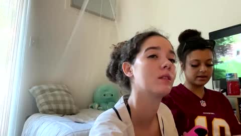 Kylie online show from September 11, 2:28 pm