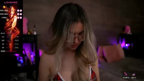 Kylie online show from February 23, 8:33 pm