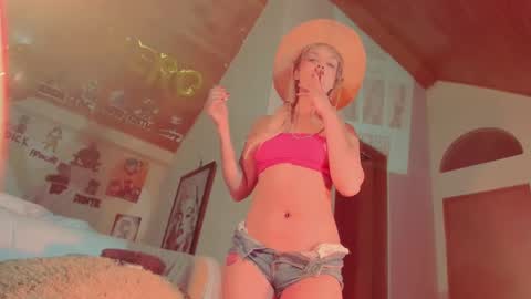   online show from March 1, 10:53 pm