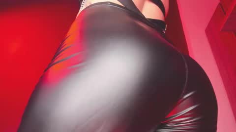 K Y L I E online show from October 10, 8:08 pm