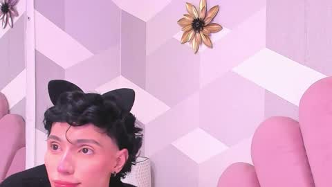 Kylie jl online show from May 31, 6:42 am