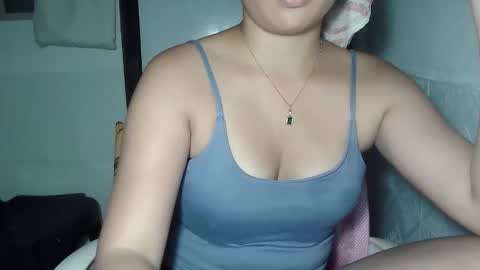 Snapshot of kyliexx98 chatting on January 17, 8:30 am kylie online show from January 17, 8:30 am