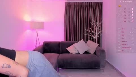  KYLIE  online show from March 10, 10:59 am