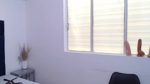 Kylie online show from February 7, 6:13 pm