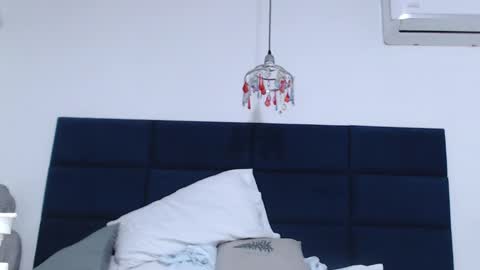 Kylie online show from February 10, 8:42 am