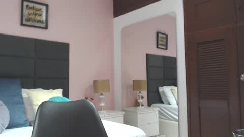 Kylie online show from February 13, 4:07 pm