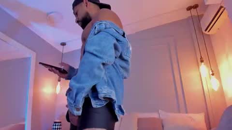 Snapshot of kylliamlevis chatting on February 11, 8:47 pm Kylliam Levis online show from February 11, 8:47 pm