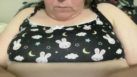 Snapshot of kylorencat chatting on January 18, 12:35 am KYLO online show from January 18, 12:35 am