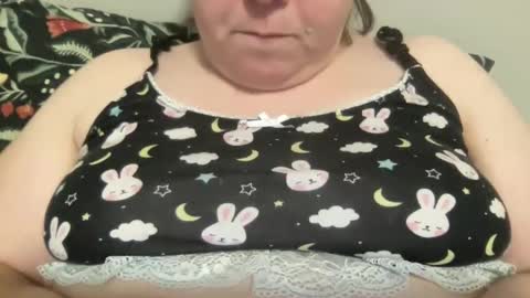 Snapshot of kylorencat chatting on January 22, 2:48 am KYLO online show from January 22, 2:48 am