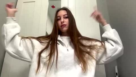 Selena online show from March 4, 3:01 am