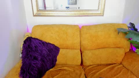 Kyomi online show from April 16, 1:34 pm