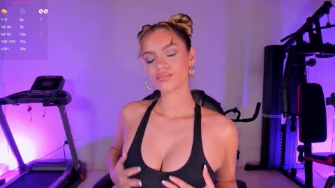 Kyomi Velvet online show from February 25, 7:01 pm