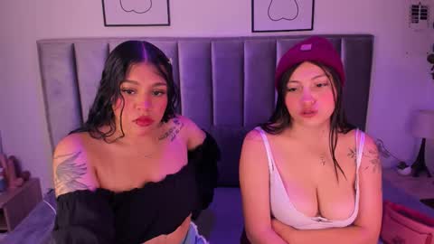 Emily  Laila  online show from November 12, 1:44 pm