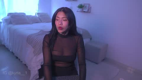 schedule 300 pm - 1100pm colombia time online show from February 7, 9:48 pm