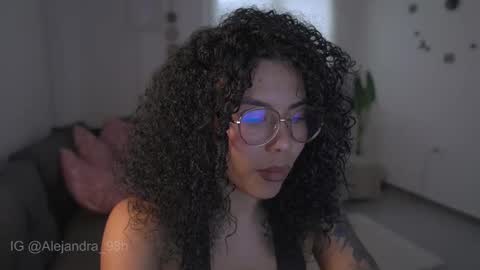 schedule 300 pm - 1100pm colombia time online show from January 8, 10:34 pm