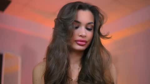 Kyssa online show from February 25, 7:45 pm