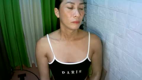 kyutshyne online show from November 25, 3:01 pm