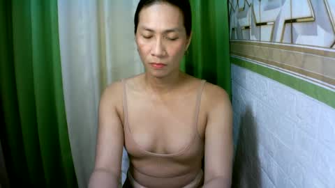 Snapshot of kyutshyne chatting on June 12, 7:35 pm kyutshyne online show from June 12, 7:35 pm