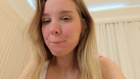 lina online show from January 12, 8:47 pm