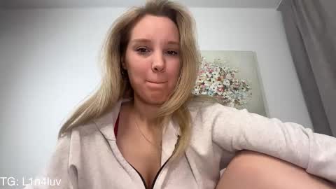 lina online show from March 25, 6:03 pm