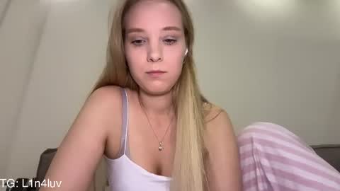 Snapshot of l1n4luv chatting on June 25, 6:45 pm lina online show from June 25, 6:45 pm