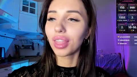 Snapshot of l1tww chatting on February 7, 1:47 am Malika online show from February 7, 1:47 am