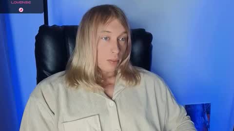 Snapshot of l_adonis_l chatting on January 6, 7:01 am Adonis online show from January 6, 7:01 am