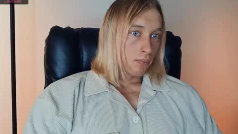 Snapshot of l_adonis_l chatting on March 24, 9:36 am Adonis online show from March 24, 9:36 am