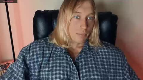 Snapshot of l_adonis_l chatting on April 15, 8:54 am Adonis online show from April 15, 8:54 am