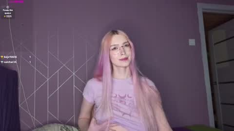 Evie online show from July 2, 4:24 pm